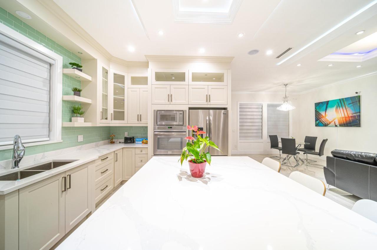 Sun Suite Surrey Dış mekan fotoğraf