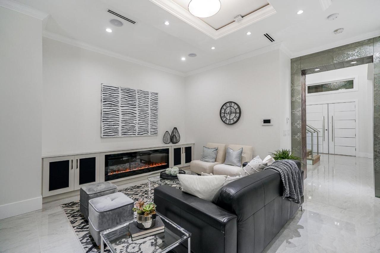 Sun Suite Surrey Dış mekan fotoğraf