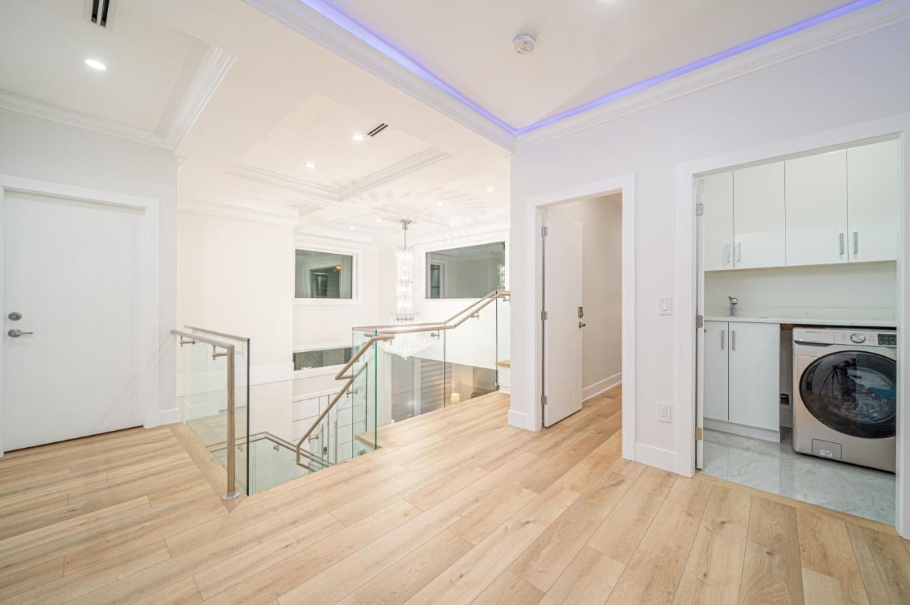 Sun Suite Surrey Dış mekan fotoğraf